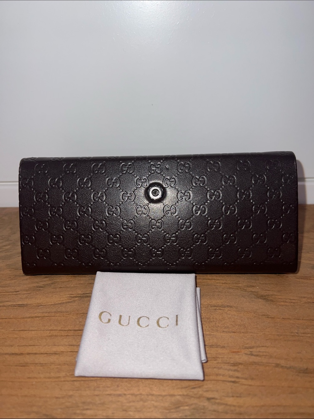 Gucci Brown Monogram Collapsible Eyewear Case with Light Gray Interior - Picture 6 of 13